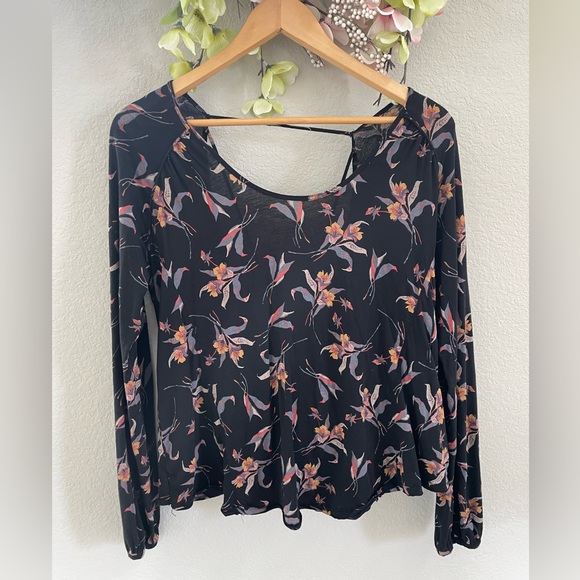 ✨HP✨ “FREE PEOPLE” ELSA BLACK/FLORAL PRETTY OPEN DRAPY BACK TOP, LADIES MEDIUM - Picture 3 of 4